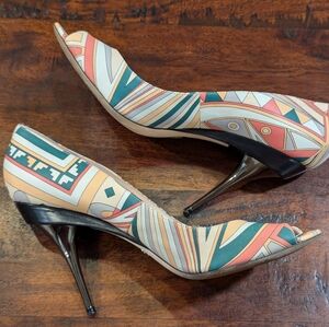 Rare Emilio Pucci leather pumps Peep Toe Art Deco Size 40 Signature Pattern